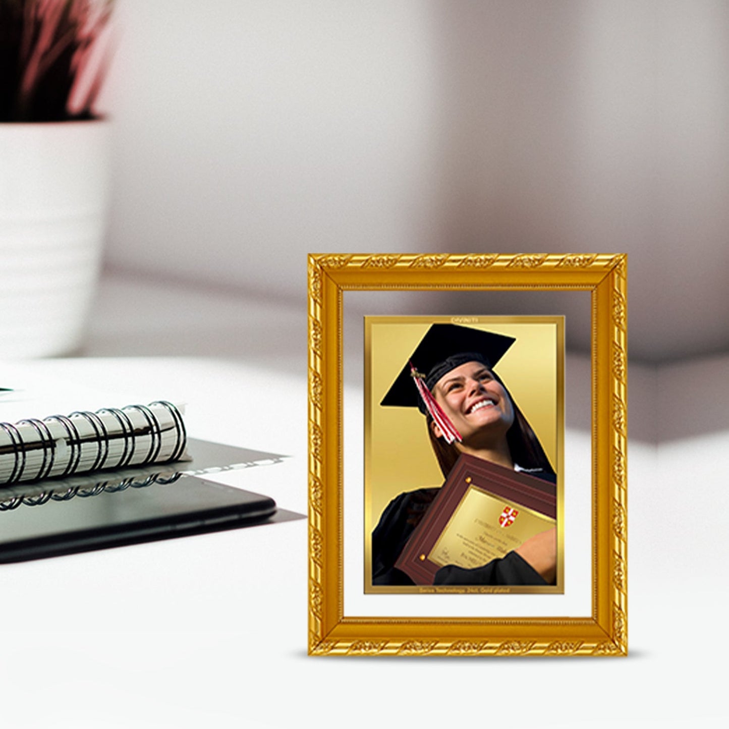 Customized Portrait Frame With Image Printed on 24K Gold Plated Foil For University Students