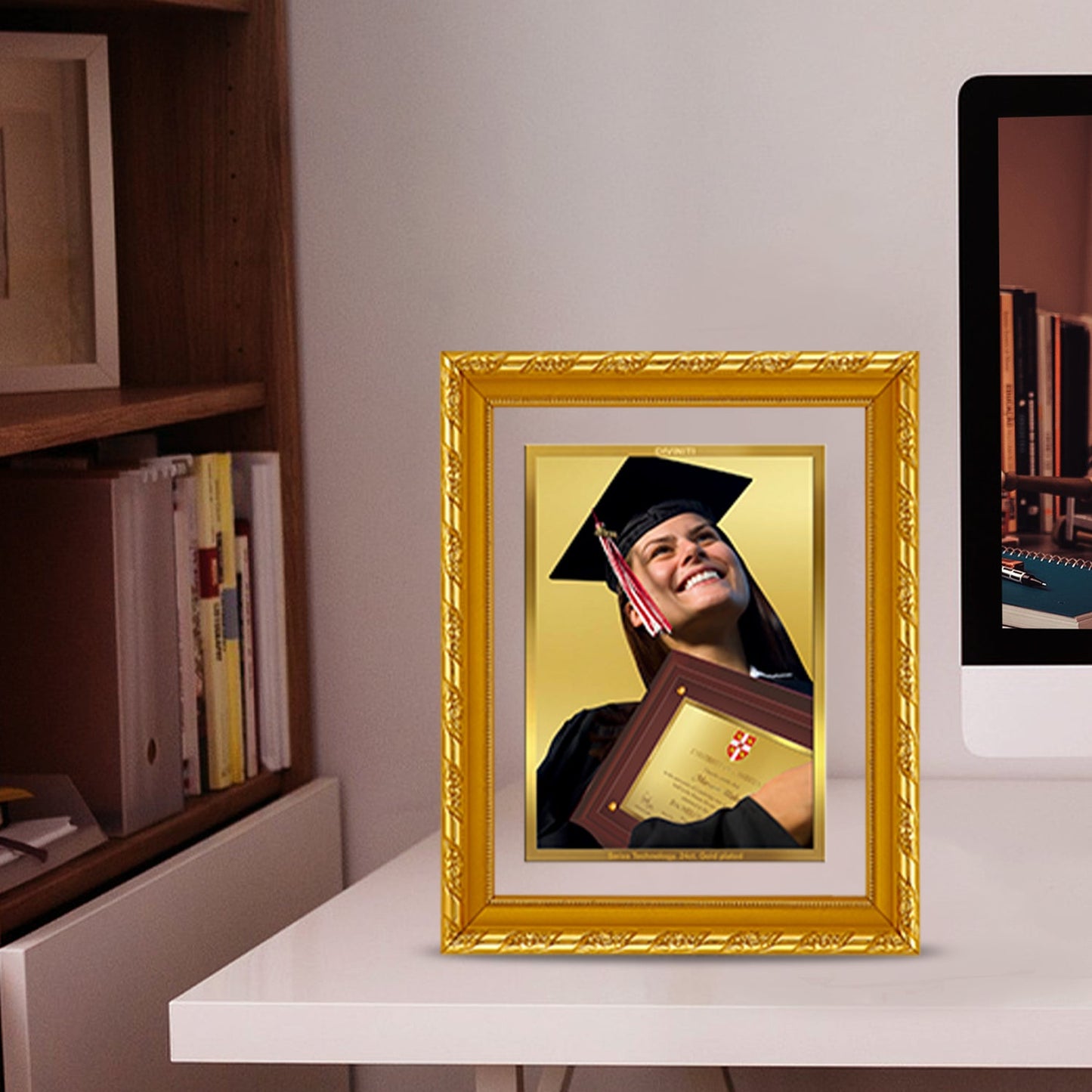 Customized Portrait Frame With Image Printed on 24K Gold Plated Foil For University Students