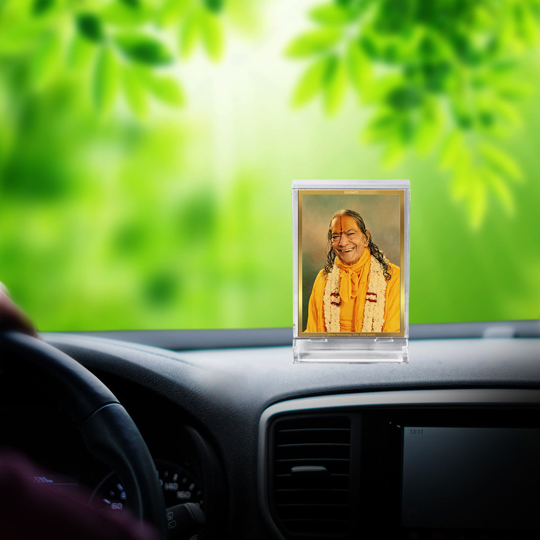 Diviniti 24K Gold Plated Kripalu Ji Maharaj Frame For Car Dashboard, Home Decor, Table (11 x 6.8 CM)