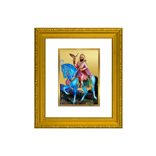 DIVINITI Guru Gobind Singh Gold Plated Wall Photo Frame| DG Frame 101 Wall Photo Frame and 24K Gold Plated Foil| Religious Photo Frame Idol For Gifts Items (15.5CMX13.5CM)