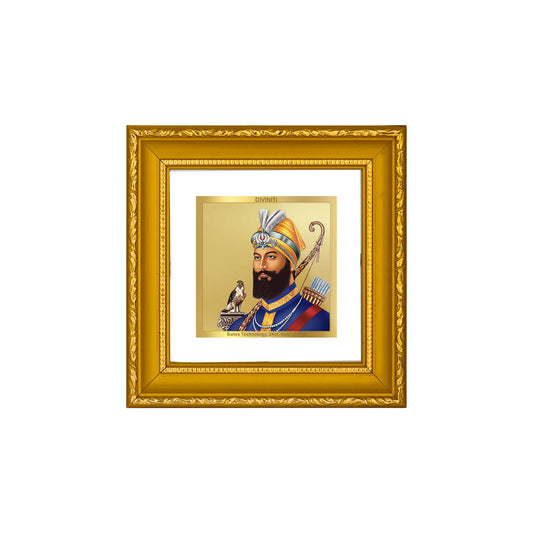 DIVINITI GURU GOBIND SINGH Gold Plated Wall Photo Frame| DG Frame 101 Size 1A Wall Photo Frame and 24K Gold Plated Foil| Religious Photo Frame Idol For Prayer, Gifts Items (10CMX10CM)