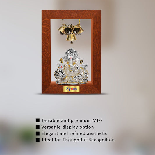 Exclusive 3D Memento with Gold-Plated Foil