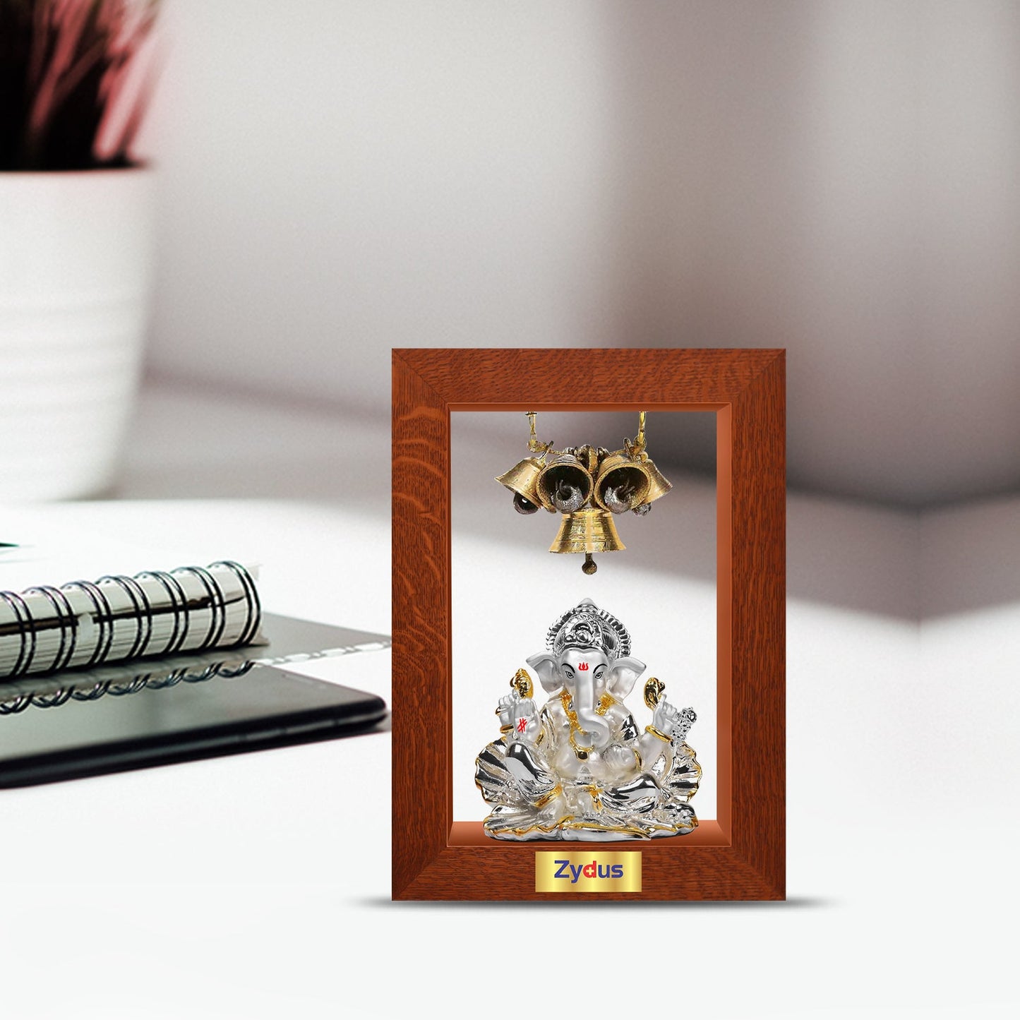 Exclusive 3D Memento with Gold-Plated Foil