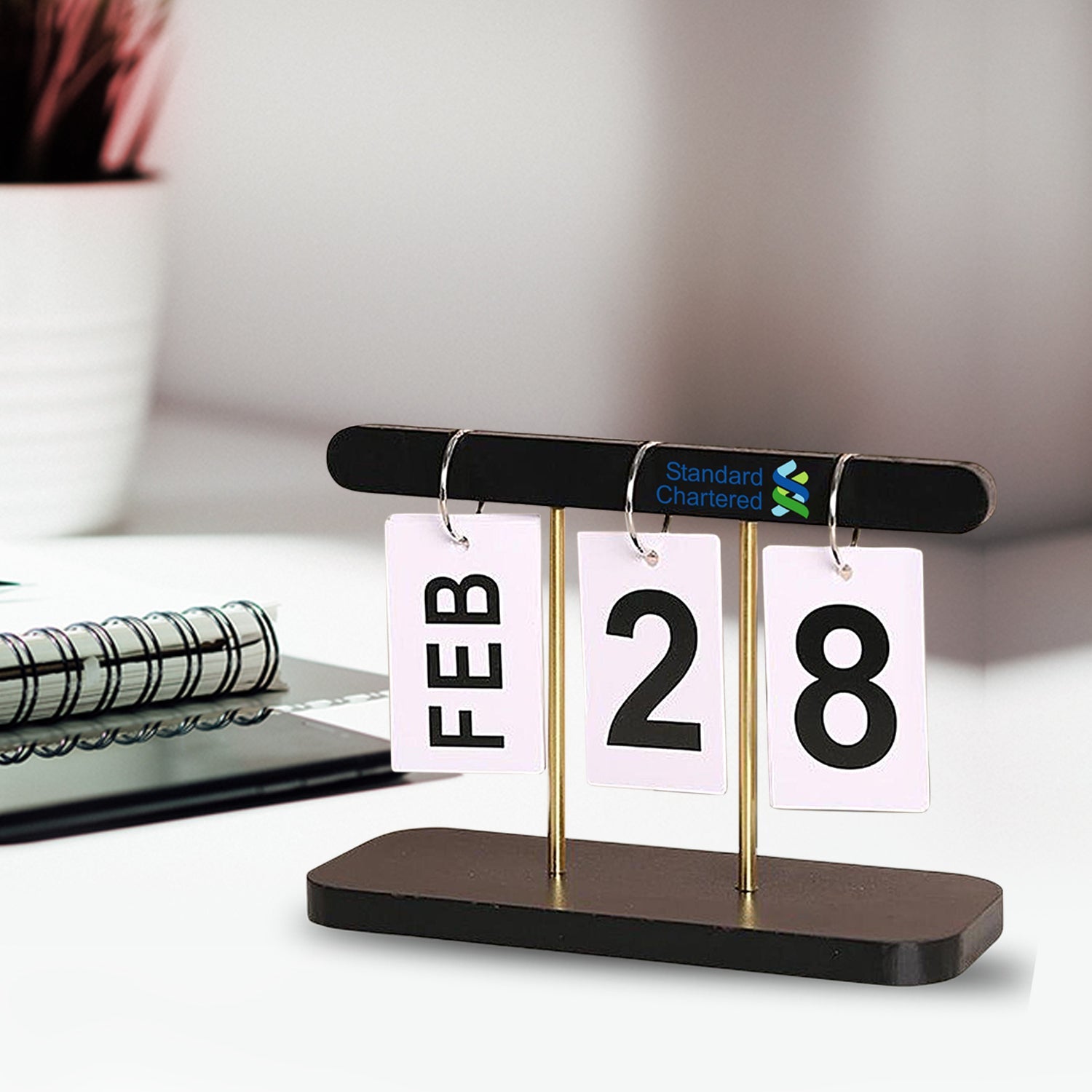 Stylish Customized Desk Calendar for Gifting