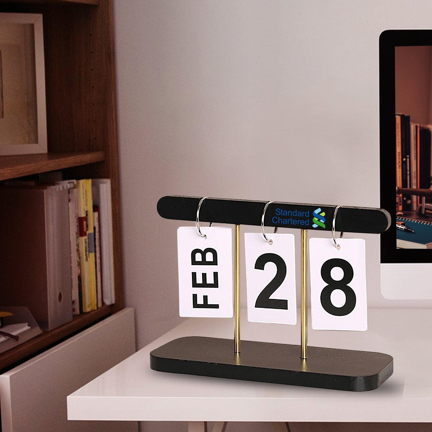 Stylish Customized Desk Calendar for Gifting